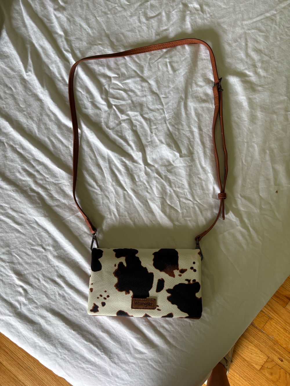 NWT WRANGLER Cow Print Crossbody Bag with Brown Strap
